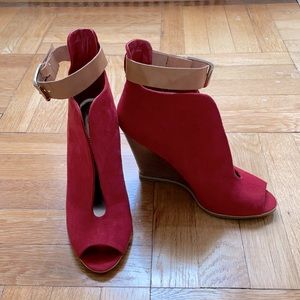 Zigi Sogo brand new red ankle strap wedges.